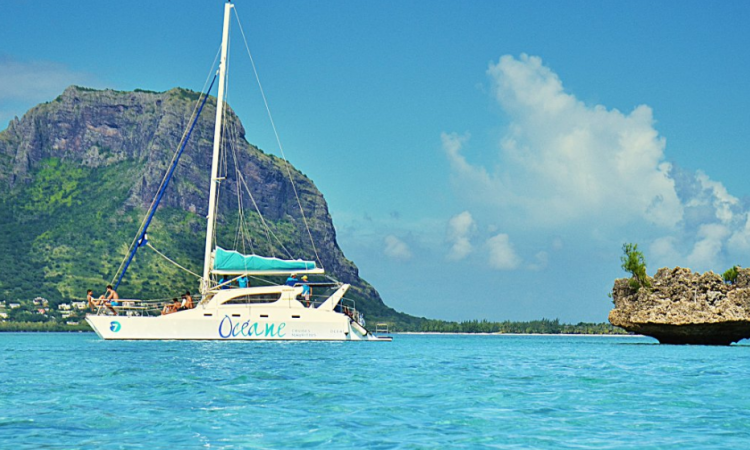 catamaran trip to Mauritius